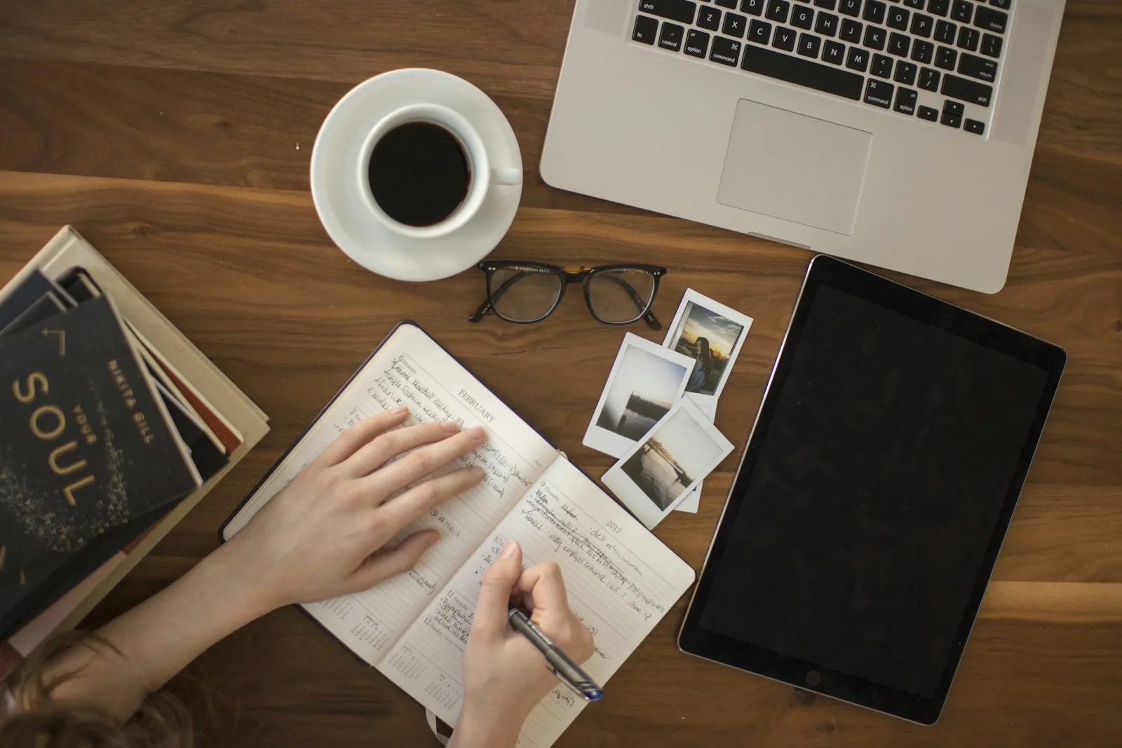 The Remote Student's Focus Toolkit: Pomodoro, Streaks, and Environment Design